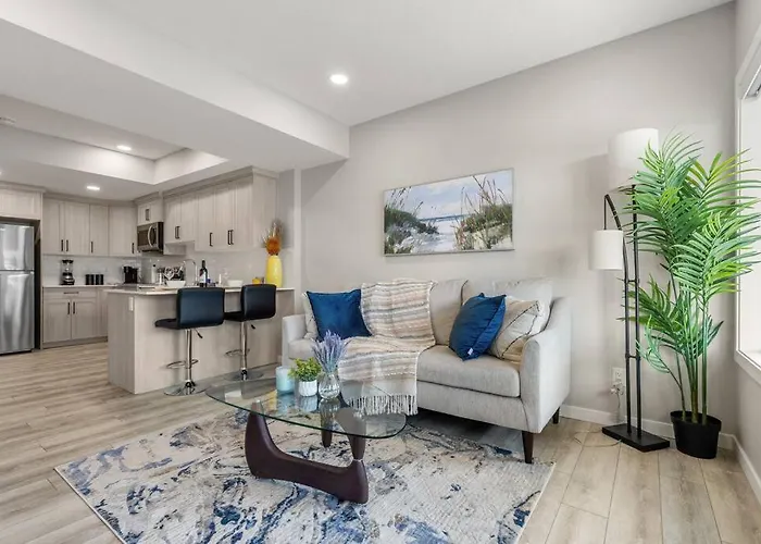Brand New Luxury Walk-Out Suite - Calgary
