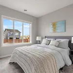 Brand New Luxury Walk-Out Suite - Calgary