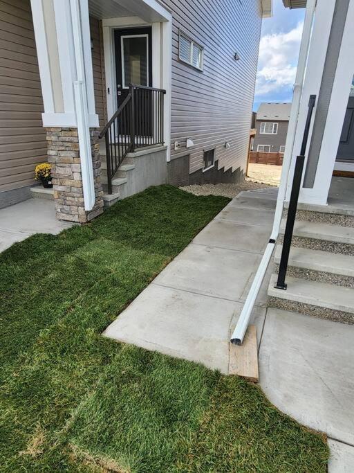 Holiday home Brand New Luxury Walk-out - *