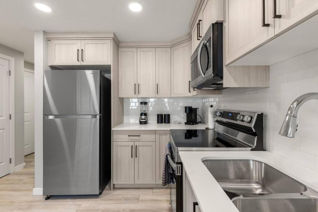 Brand New Luxury Walk-out - * Calgary