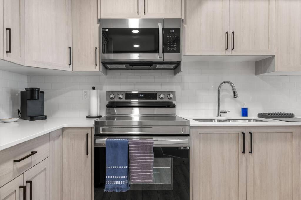 Brand New Luxury Walk-out - *